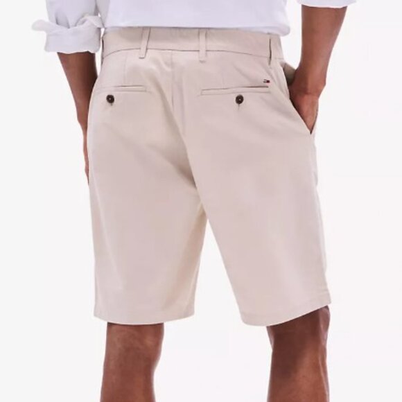 Tommy Hilfiger mens shorts flat front khaki shorts tan size 48R EUC - Picture 2 of 4